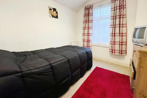 3 bedroom terraced house for sale, Read Street, Swindon, SN1 5HJ