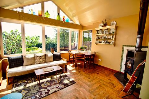 32 Bron Haul, Pentyrch, Cardiff, CF15 9TA