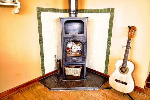32 Bron Haul, Pentyrch, Cardiff, CF15 9TA