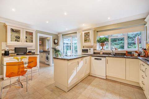 4 Heatherlands, Storrington, Pulborough, RH20 3NE