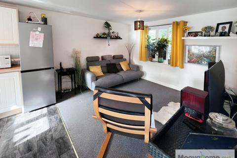 2 bedroom flat for sale, Aquarius Court, Swindon, SN25 2LN