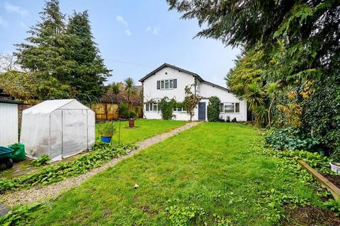 4 bedroom detached house for sale - Wraysbury,  Surrey,  TW19
