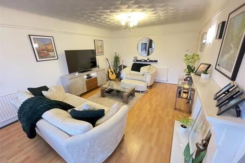 2 bedroom bungalow for sale, Cloverfield Gardens, Little Sutton