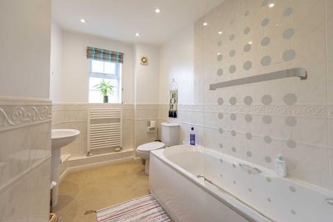33 Watermint Drive, Tuffley, Gloucester, GL4 0SZ