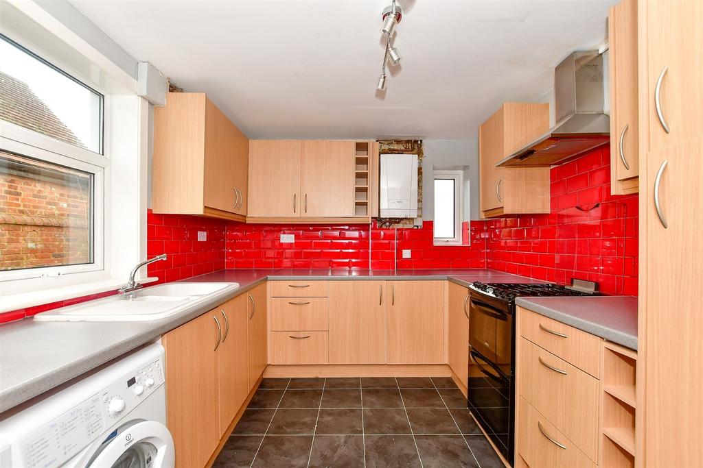 Romney Road, Willesborough, Ashford, Kent 4 bed semidetached house for