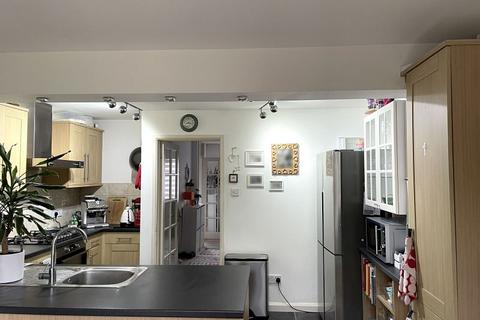 31 Bracken Close, Bookham, Leatherhead, KT23 3ER