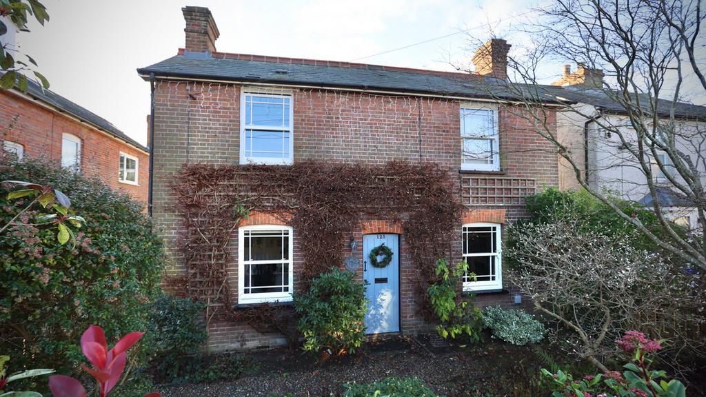 125 High Street, Prestwood, HP16 4 bed character property for sale £