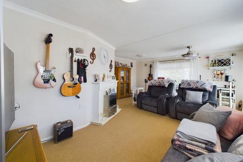 2 bedroom park home for sale - Haven Road, Canvey Island, SS8