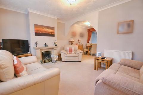 42 Kitchener Crescent, Poole, BH17 7HU