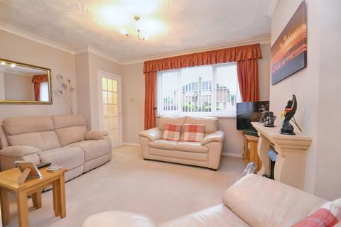 42 Kitchener Crescent, Poole, BH17 7HU