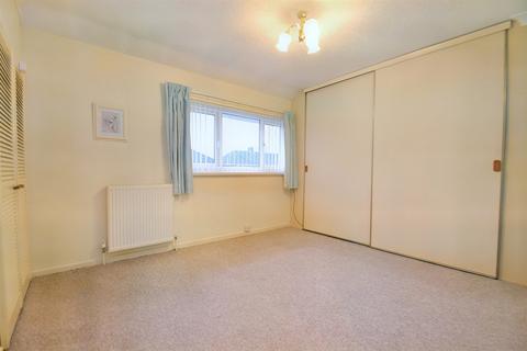 42 Kitchener Crescent, Poole, BH17 7HU