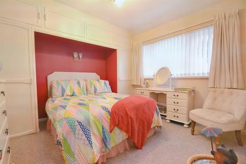 42 Kitchener Crescent, Poole, BH17 7HU