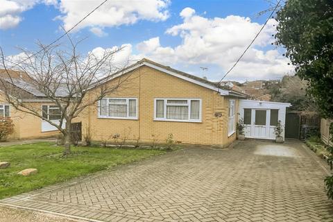 2 bedroom detached bungalow for sale - Woodland Drive, Minster On Sea, Sheerness, Kent