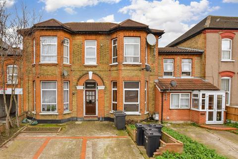 2 bedroom flat for sale, Mansfield Road, Ilford, Essex