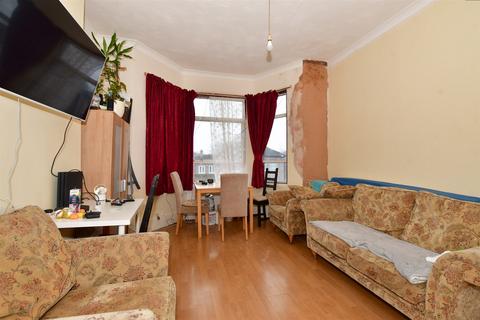 2 bedroom flat for sale, Mansfield Road, Ilford, Essex