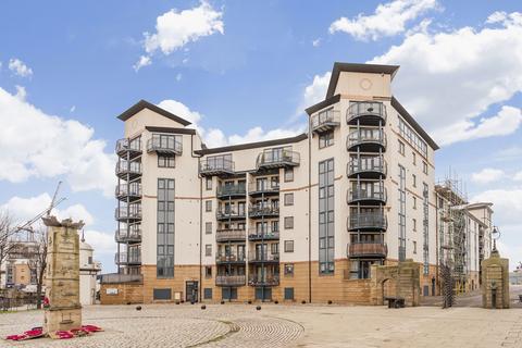 10/11 Tower Place, Edinburgh, EH6 7BZ