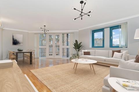 10/11 Tower Place, Edinburgh, EH6 7BZ