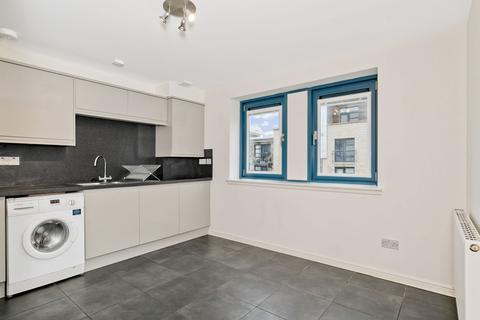 10/11 Tower Place, Edinburgh, EH6 7BZ
