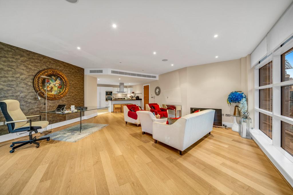 Baltimore House, Battersea Reach 3 bed apartment to rent £4,000 pcm