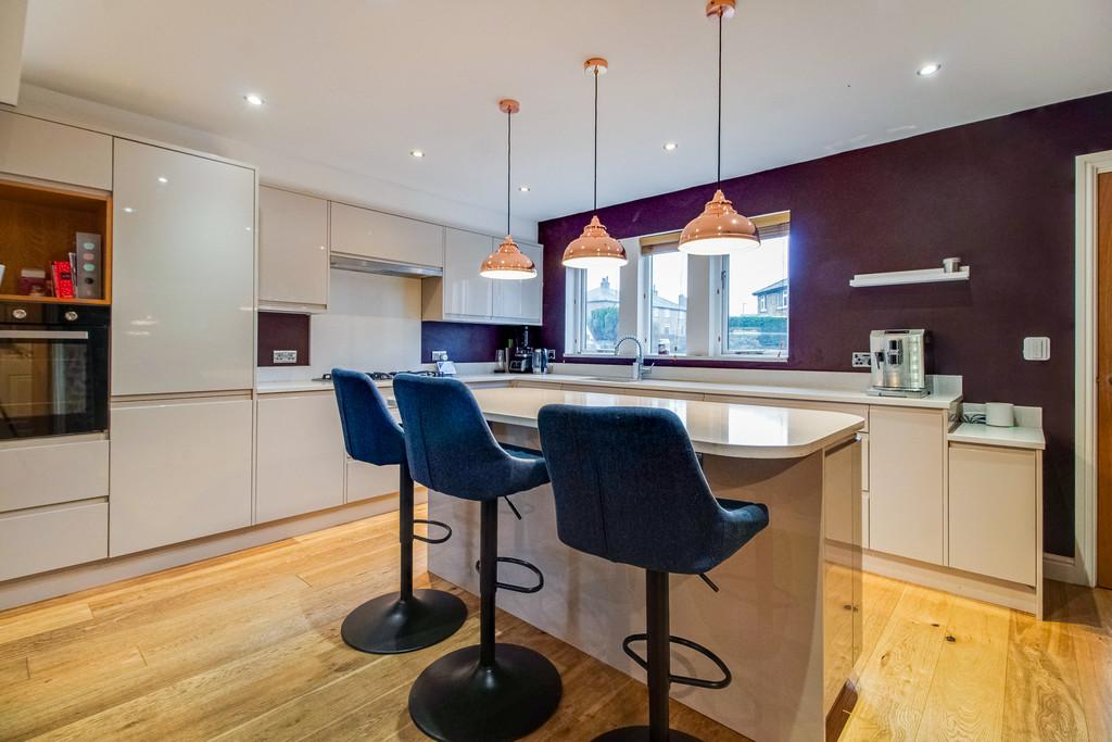 Scholes Moor Road, Scholes, Holmfirth 4 bed detached house for sale £