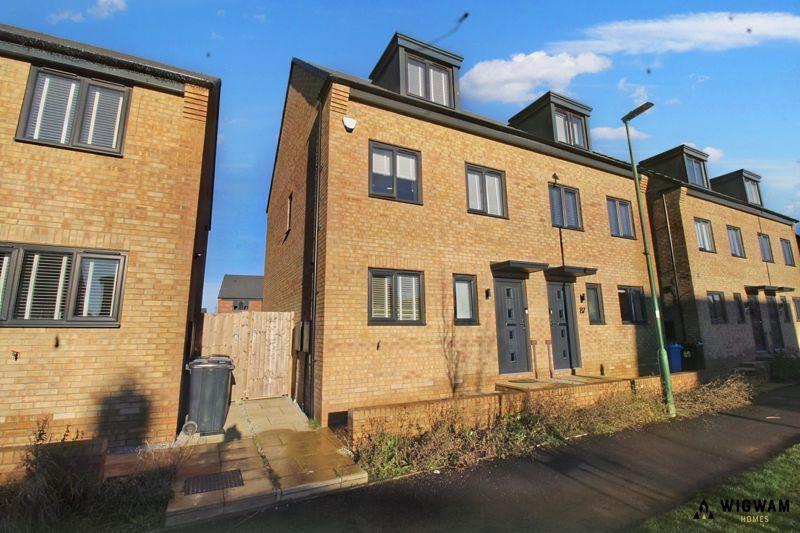 Kingswood, Hull, HU7 3 bed semidetached house for sale £225,000