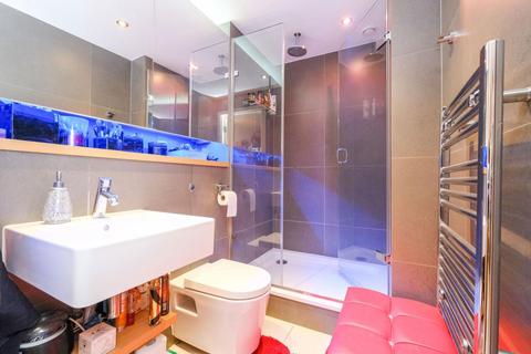 Flat 803, Navigation Building Station Approach, Hayes, UB3 4FF