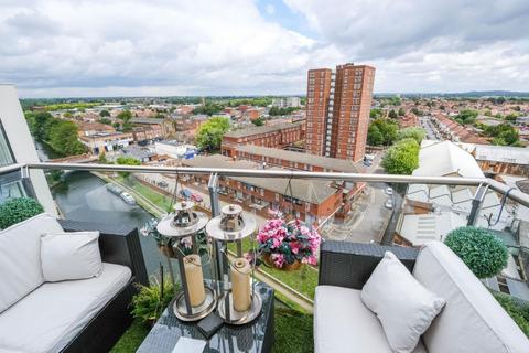 Flat 803, Navigation Building Station Approach, Hayes, UB3 4FF