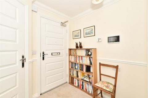 2 bedroom flat for sale, The Hornet, Chichester, West Sussex