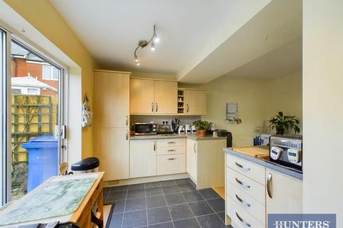 2 bedroom end of terrace house for sale, Marton Avenue, Bridlington