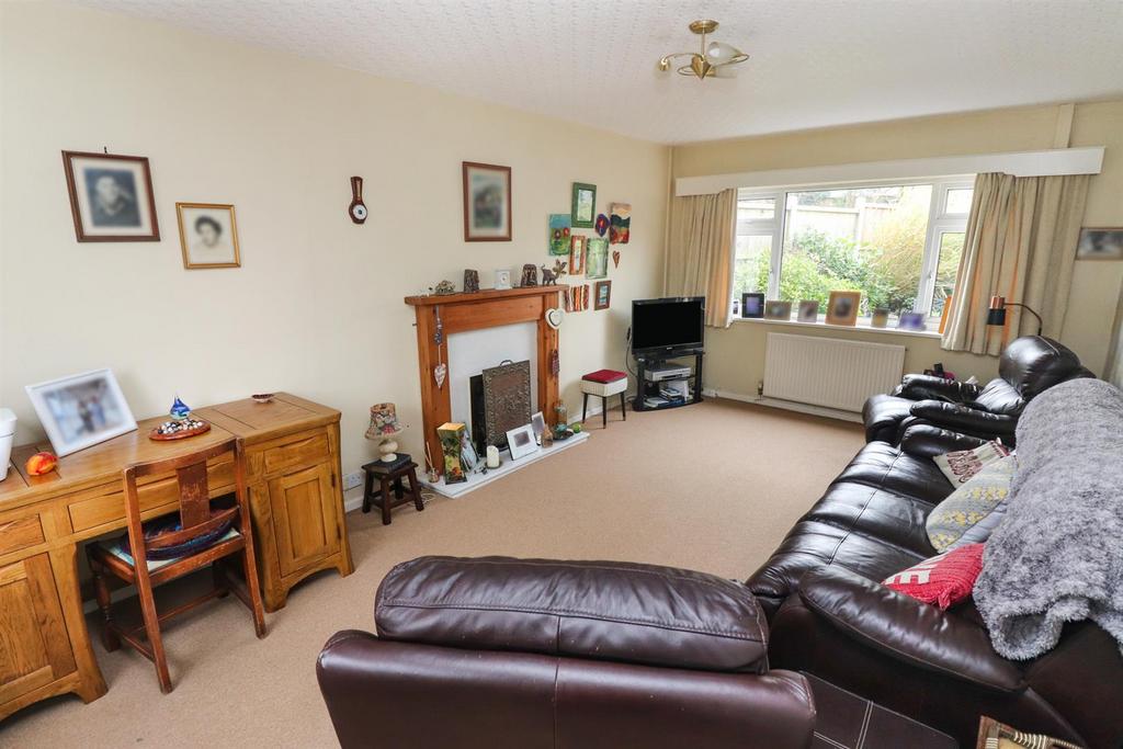 Croeswylan Lane, Oswestry 3 bed detached house for sale £345,000