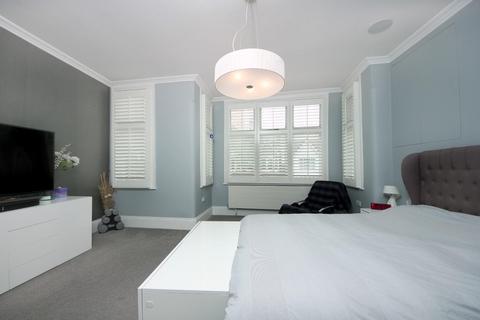 22 Chatsworth Gardens, London, W3 9LN