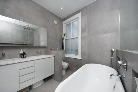 22 Chatsworth Gardens, London, W3 9LN