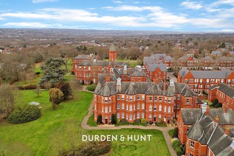 2 bedroom apartment for sale, Sutherland House, Repton Park, IG8