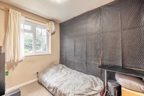 39 Thorn Drive, George Green, Slough, SL3 6SA