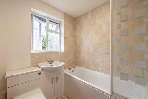 39 Thorn Drive, George Green, Slough, SL3 6SA