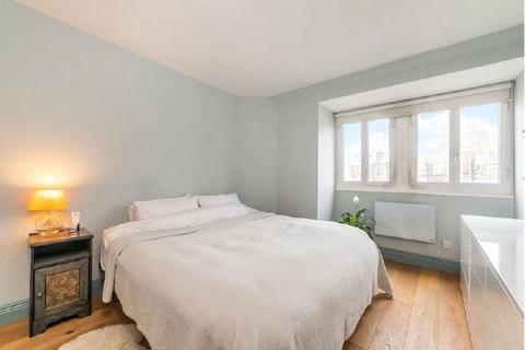 2 bedroom flat for sale, Ennismore Gardens, London