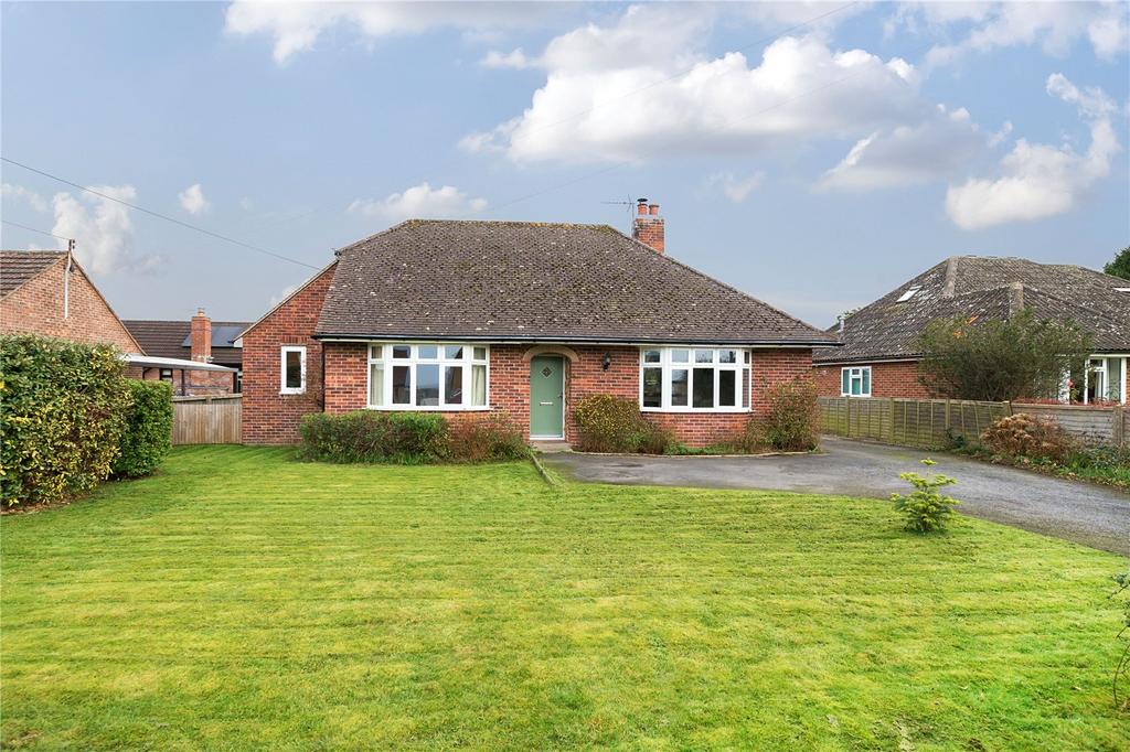 Martock Lane, Ash, Martock, TA12 3 bed bungalow for sale £425,000