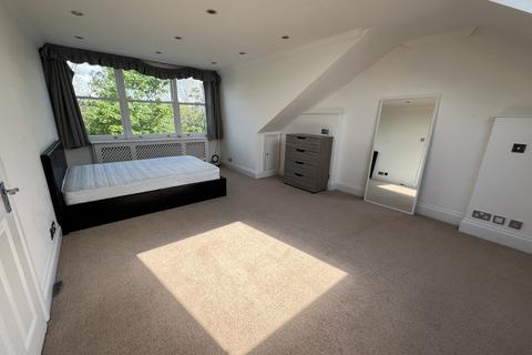 3 bedroom duplex to rent, Sunny Gardens Road, London NW4
