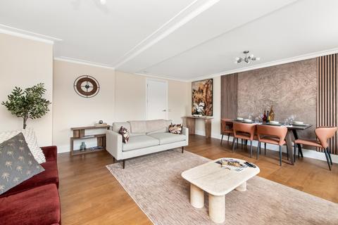 3 bedroom flat to rent, Onslow Square, South Kensington, London