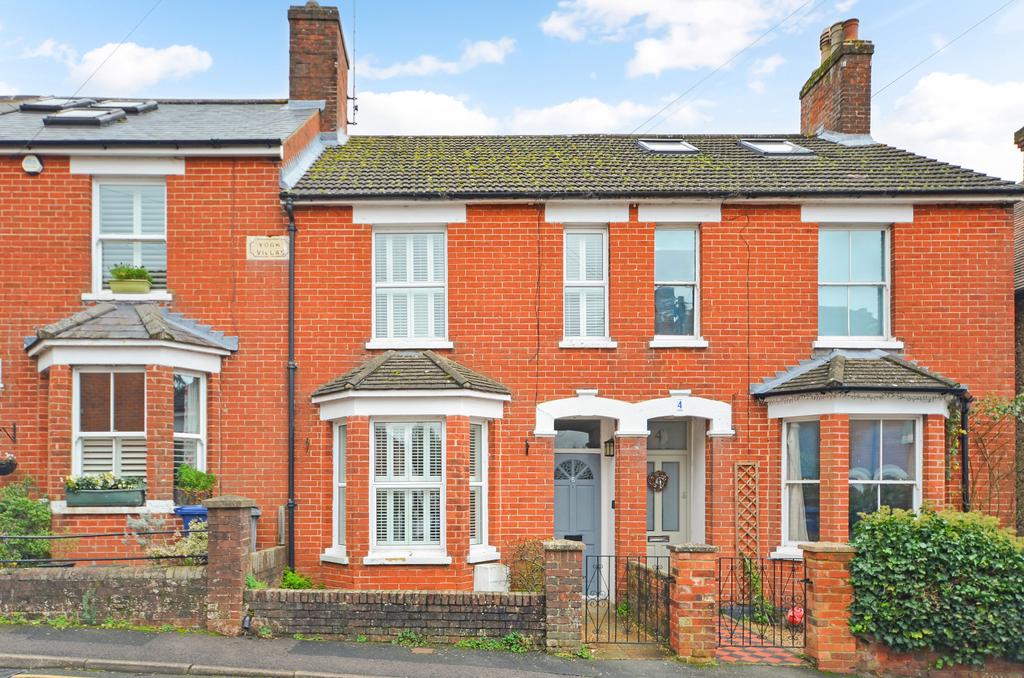 Sumner Road, Farnham, Surrey, GU9 3 bed terraced house for sale £550,000
