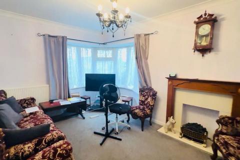 3 bedroom bungalow for sale - 31 The Drive, Clacton-on-Sea, Essex, CO15 4NN