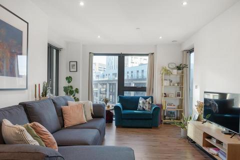 2 bedroom flat for sale, Osiers Road, London