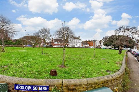 15 Arklow Square, Ramsgate, CT11 8PS