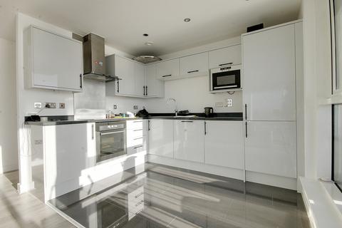 2 bedroom apartment to rent, Coral Apartments, Western Gateway, E16