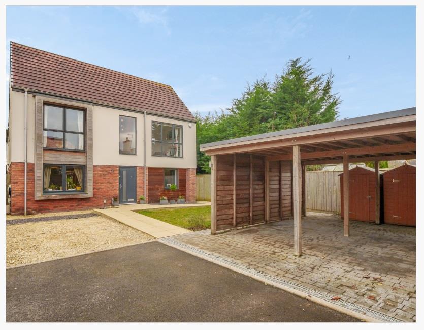 Woodford Green, Woodford, Berkeley 4 bed detached house for sale £650,000