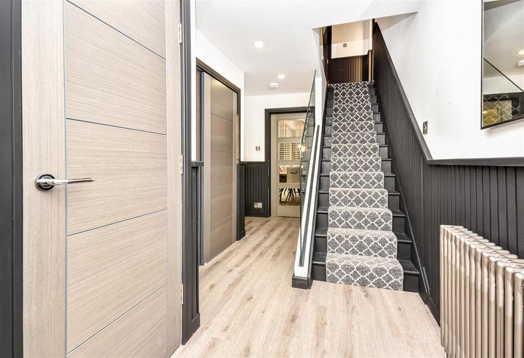 14 North Loanhead, Limekilns, Dunfermline, KY11 3LA 5 bed house for