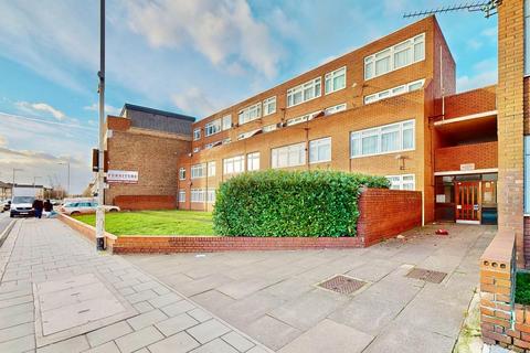 1123 High Road, Romford, RM6 4AT