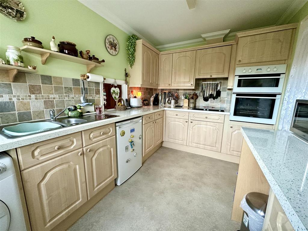 Kitchen.JPEG