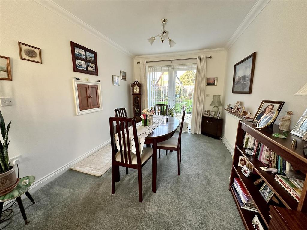 Diing area with French doors to garden.JPEG
