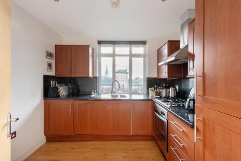2 bedroom flat for sale, Mapesbury Road, London, NW2